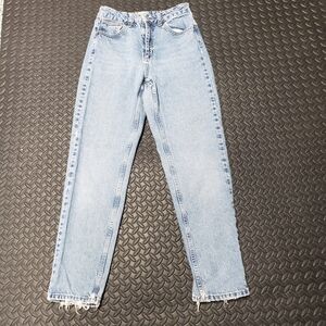 BDG Urban Outfitters Mom Jeans W28/L32        Light Wash